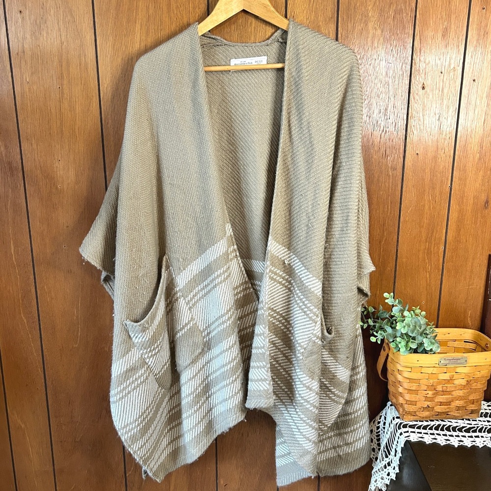 Vintage Abercrombie Fitch Beige Plaid Open Front Knit Poncho Sweater‎ Wrap